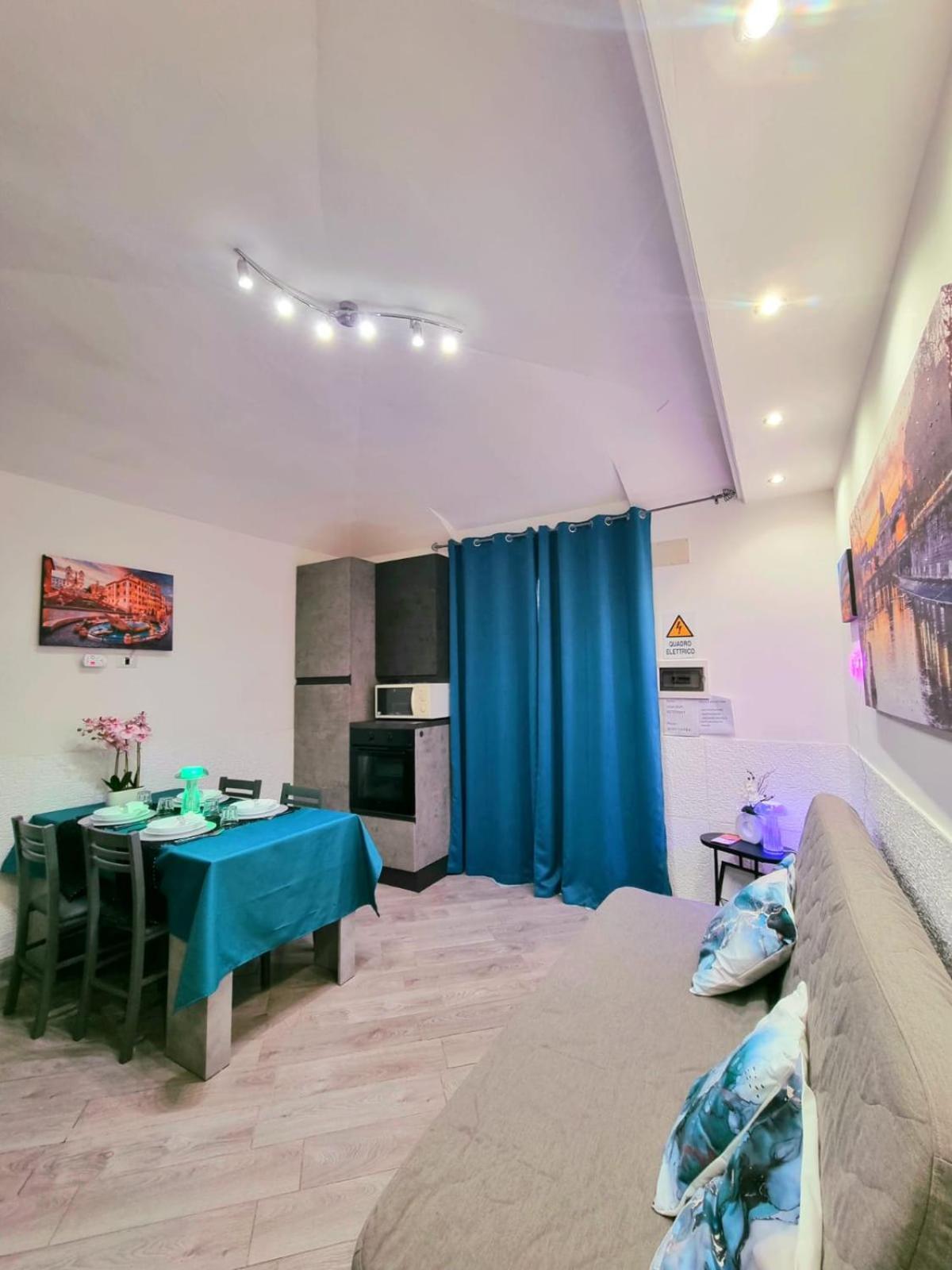 Cmhouselove Alessandrino Vicino Metro C Appartement